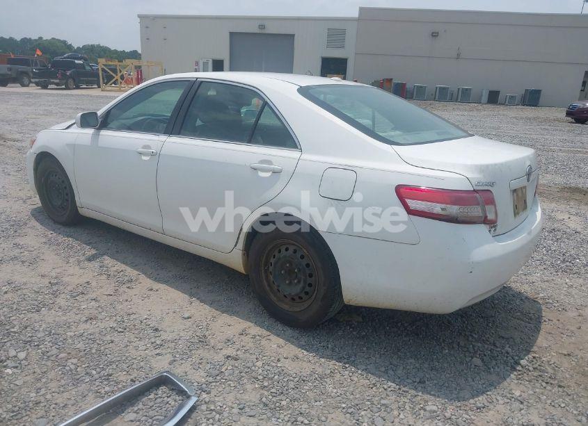 Photo 3 of 2010 Toyota Camry LE (VIN 4T1BF3EK8AU530032)