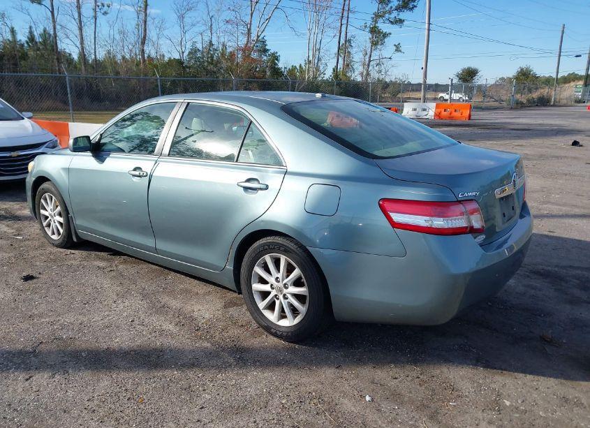 Photo 3 of 2010 Toyota Camry XLE (VIN 4T1BF3EK8AU552726)