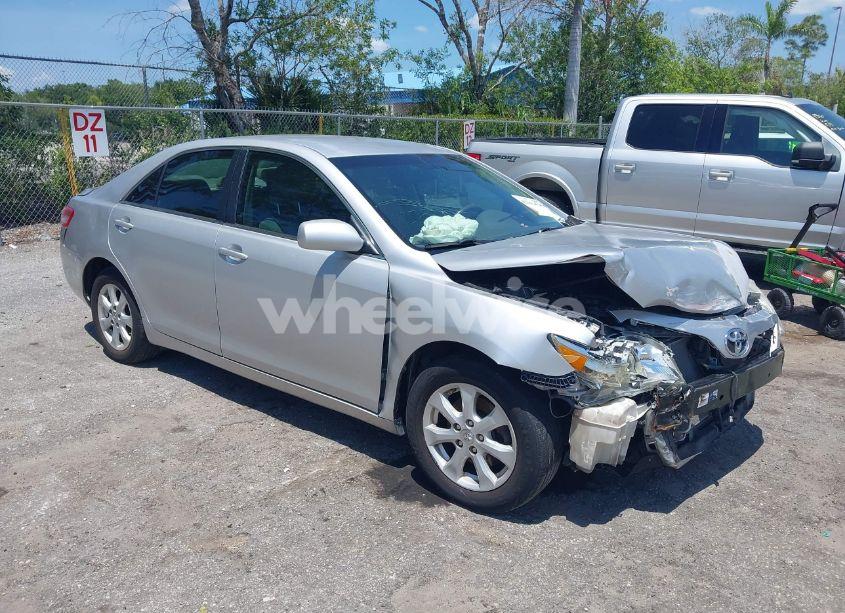 2010 Toyota Camry LE (VIN 4T1BF3EK8AU575519) main photo