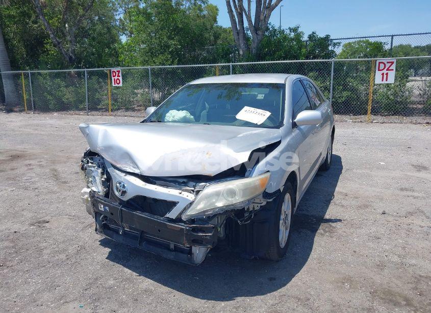 Photo 6 of 2010 Toyota Camry LE (VIN 4T1BF3EK8AU575519)