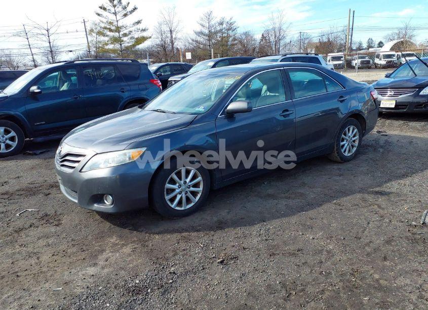 Photo 2 of 2011 Toyota Camry XLE (VIN 4T1BF3EK8BU137679)
