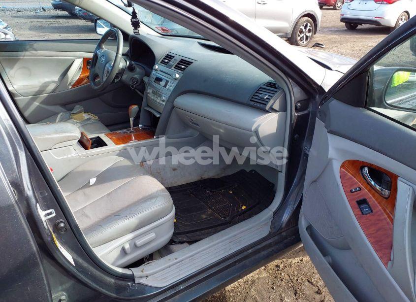 Photo 5 of 2011 Toyota Camry XLE (VIN 4T1BF3EK8BU137679)