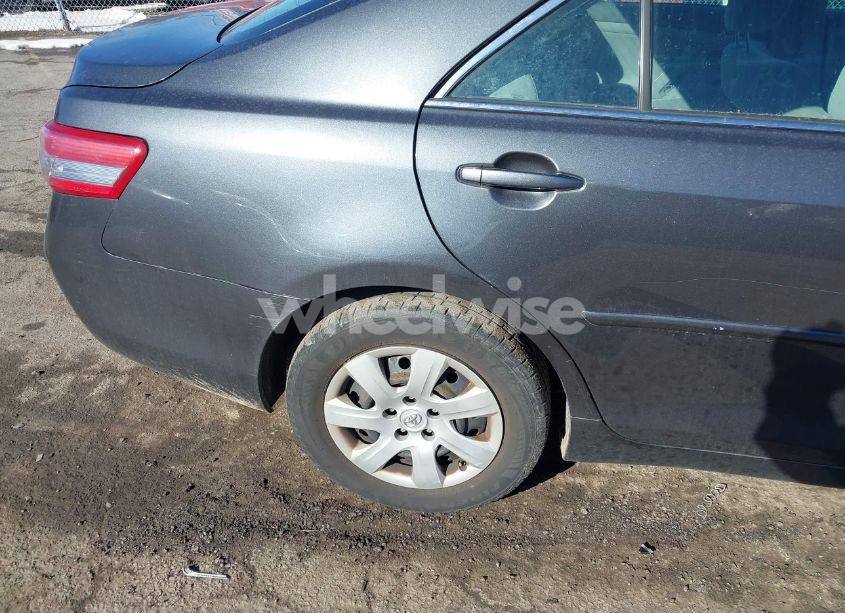 Photo 13 of 2011 Toyota Camry LE (VIN 4T1BF3EK8BU140999)