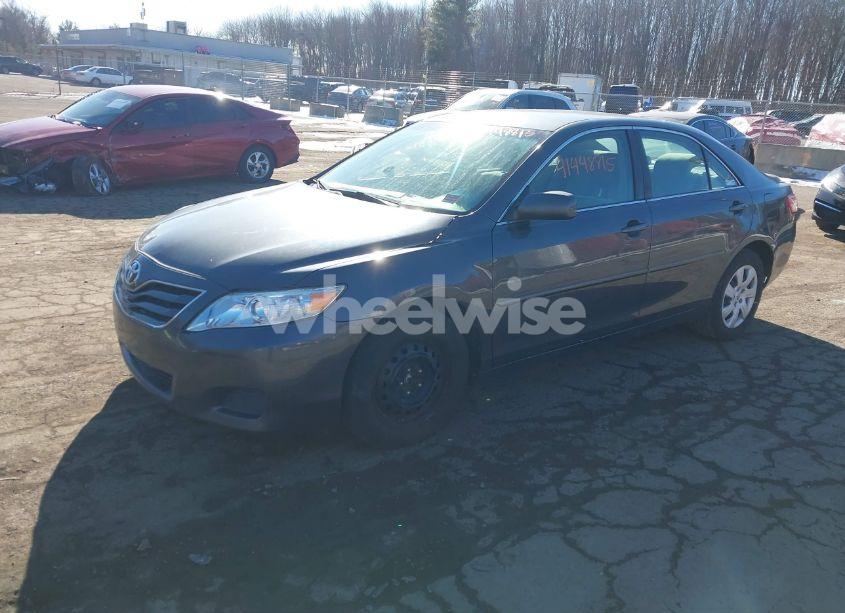 Photo 2 of 2011 Toyota Camry LE (VIN 4T1BF3EK8BU140999)