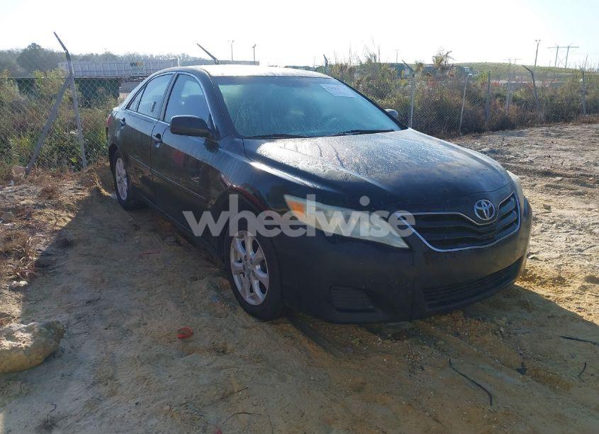 2011 Toyota Camry LE (VIN 4T1BF3EK8BU155759) main photo
