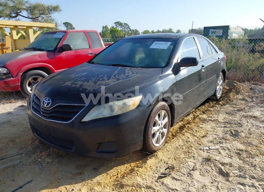 Photo 2 of 2011 Toyota Camry LE (VIN 4T1BF3EK8BU155759)