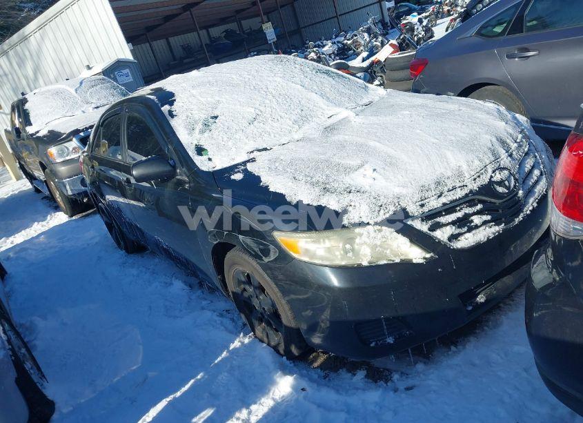 2011 Toyota Camry LE (VIN 4T1BF3EK8BU158340) main photo