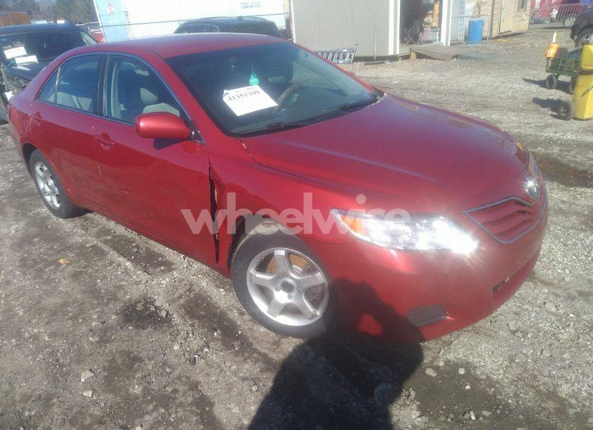 2011 Toyota Camry LE (VIN 4T1BF3EK8BU171850) main photo