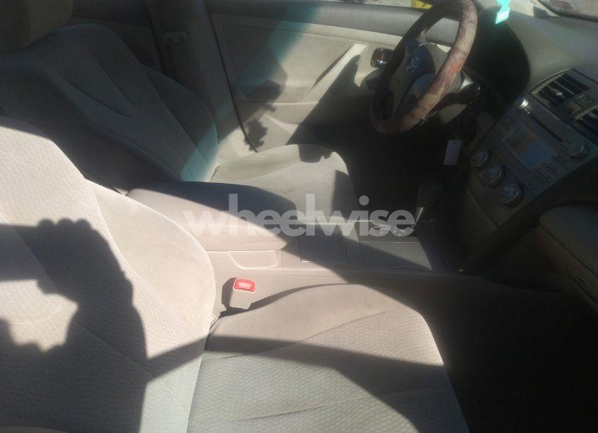 Photo 5 of 2011 Toyota Camry LE (VIN 4T1BF3EK8BU171850)