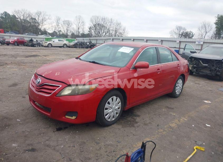 Photo 2 of 2011 Toyota Camry LE (VIN 4T1BF3EK8BU174537)