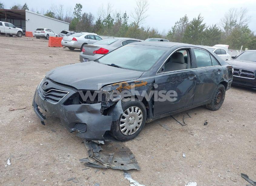 Photo 2 of 2011 Toyota Camry LE (VIN 4T1BF3EK8BU181035)