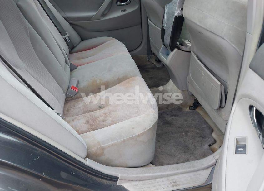 Photo 8 of 2011 Toyota Camry LE (VIN 4T1BF3EK8BU181035)