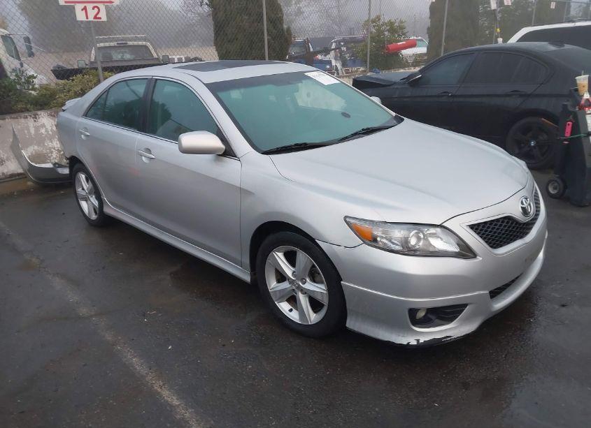 2011 Toyota Camry SE (VIN 4T1BF3EK8BU199356) main photo