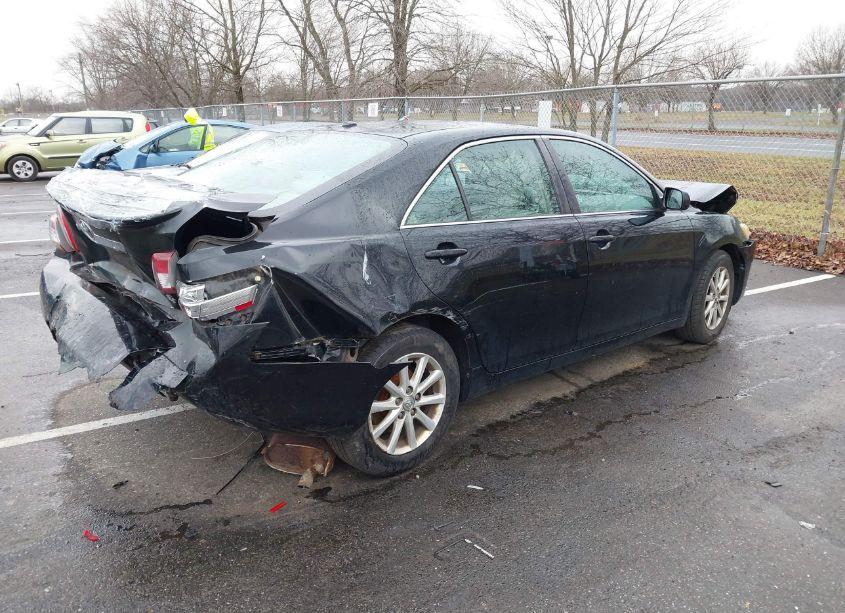 Photo 4 of 2011 Toyota Camry XLE (VIN 4T1BF3EK8BU200019)