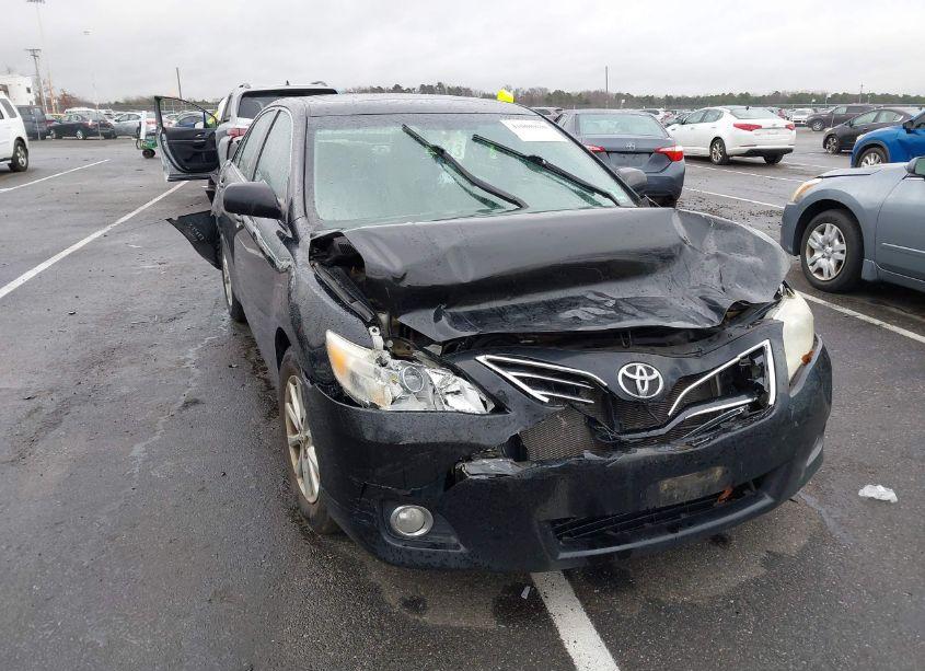 Photo 6 of 2011 Toyota Camry XLE (VIN 4T1BF3EK8BU200019)