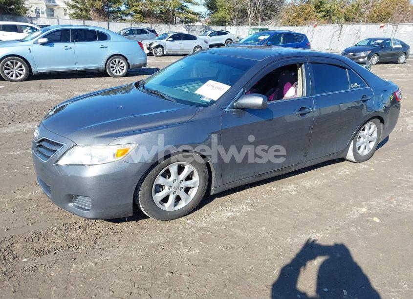 Photo 2 of 2011 Toyota Camry LE (VIN 4T1BF3EK8BU204085)