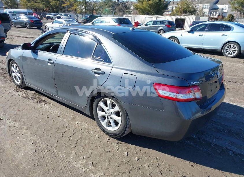 Photo 3 of 2011 Toyota Camry LE (VIN 4T1BF3EK8BU204085)