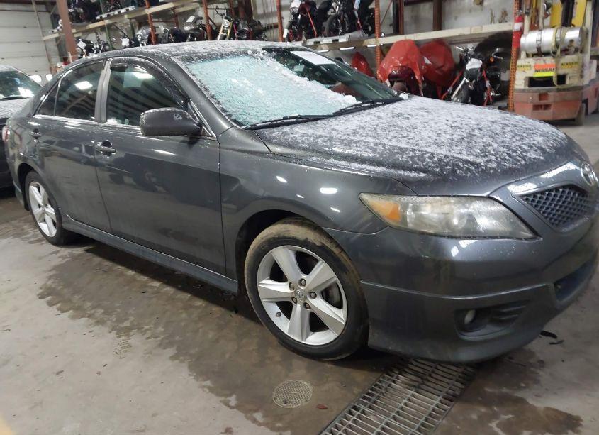 2011 Toyota Camry SE (VIN 4T1BF3EK8BU204233) main photo