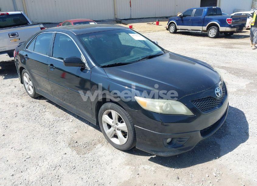 2011 Toyota Camry SE (VIN 4T1BF3EK8BU204443) main photo