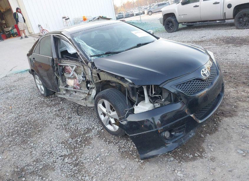 2011 Toyota Camry SE (VIN 4T1BF3EK8BU209061) main photo