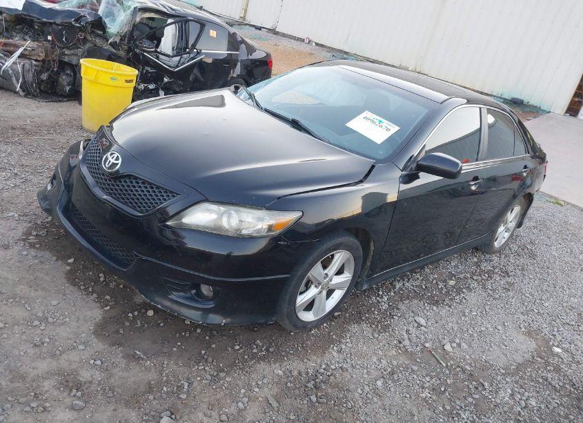 Photo 2 of 2011 Toyota Camry SE (VIN 4T1BF3EK8BU209061)