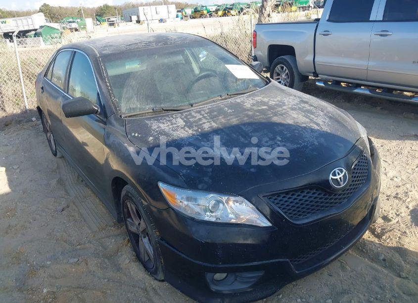 2011 Toyota Camry SE (VIN 4T1BF3EK8BU215166) main photo