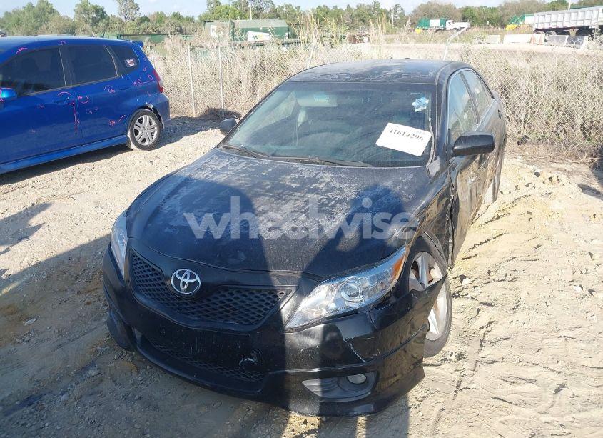 Photo 2 of 2011 Toyota Camry SE (VIN 4T1BF3EK8BU215166)