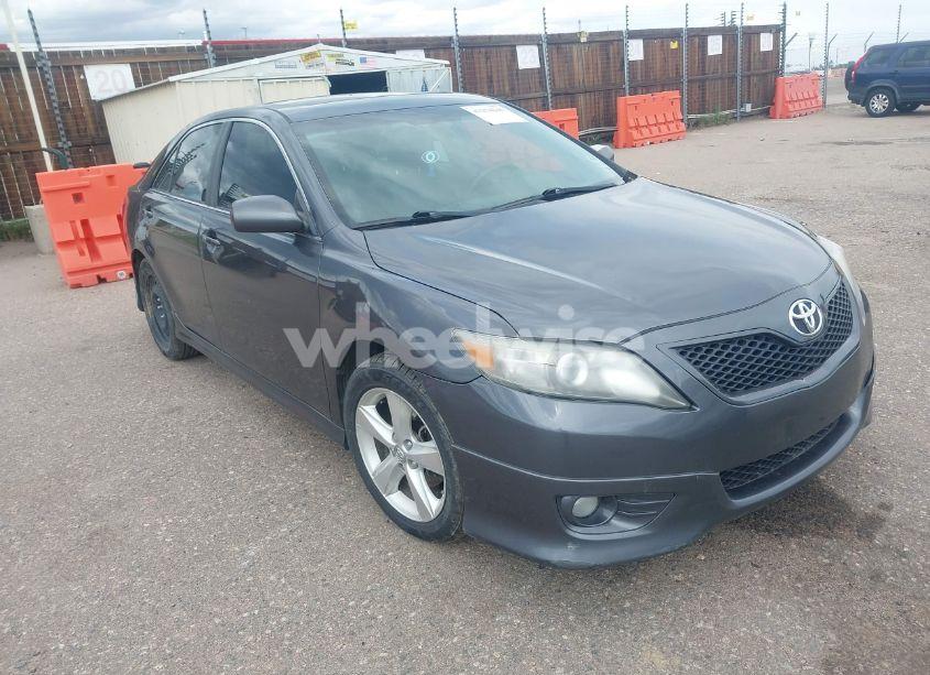 2011 Toyota Camry SE (VIN 4T1BF3EK8BU218665) main photo