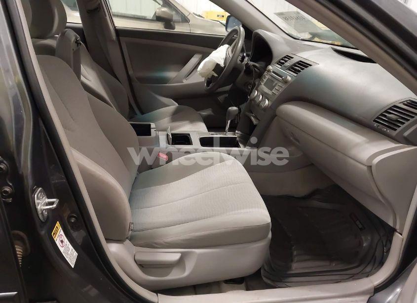 Photo 5 of 2011 Toyota Camry LE (VIN 4T1BF3EK8BU219511)