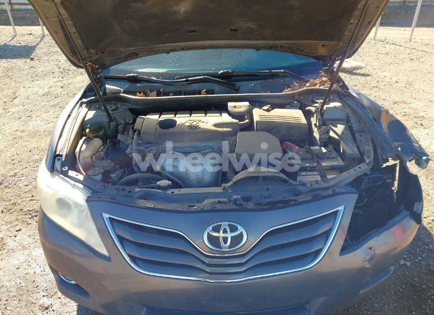 Photo 10 of 2011 Toyota Camry LE (VIN 4T1BF3EK8BU224742)