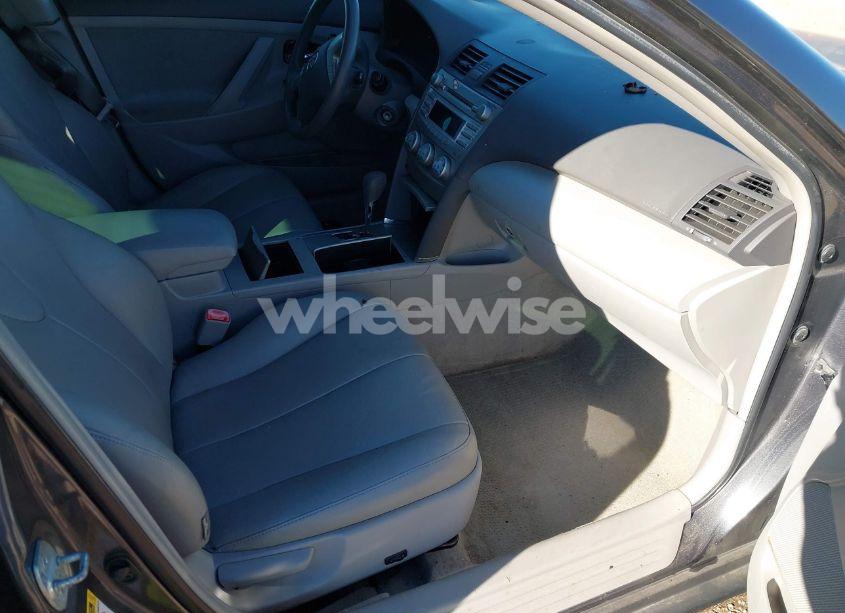 Photo 5 of 2011 Toyota Camry LE (VIN 4T1BF3EK8BU224742)