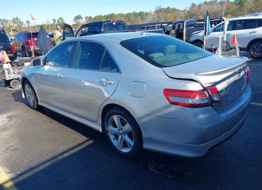 Photo 3 of 2011 Toyota Camry SE (VIN 4T1BF3EK8BU230038)