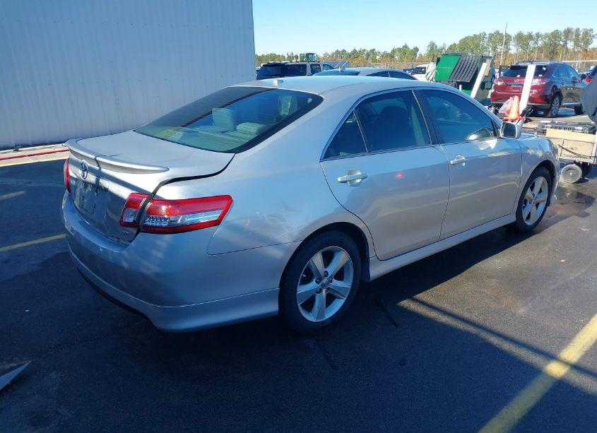 Photo 4 of 2011 Toyota Camry SE (VIN 4T1BF3EK8BU230038)