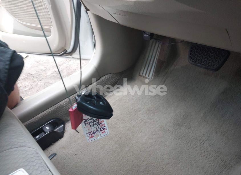 Photo 11 of 2011 Toyota Camry LE (VIN 4T1BF3EK8BU591527)