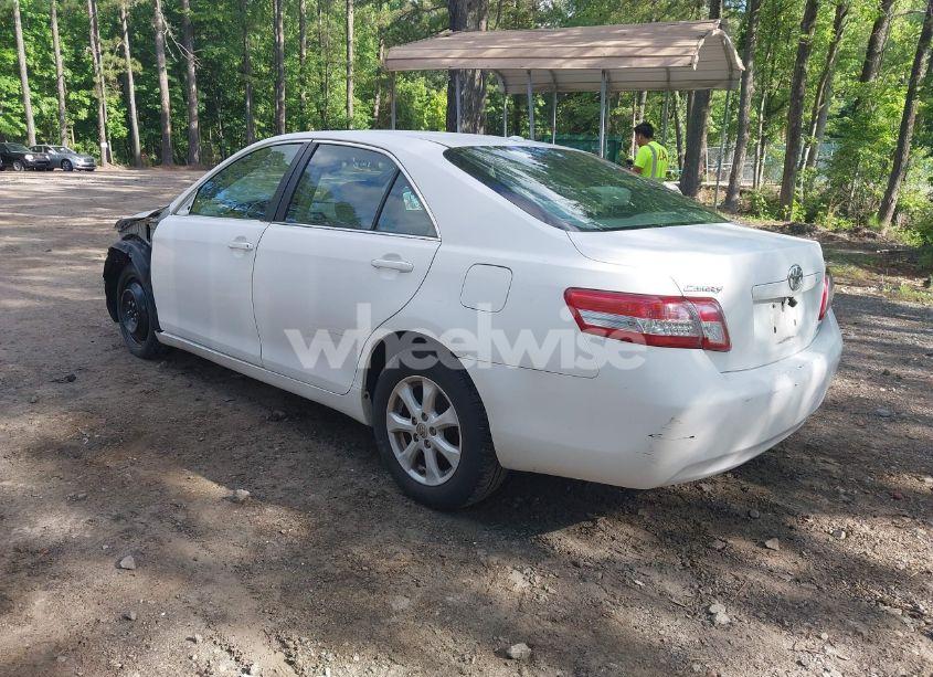 Photo 3 of 2011 Toyota Camry LE (VIN 4T1BF3EK8BU591527)