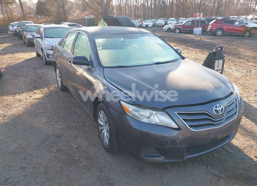 2011 Toyota Camry SE/LE/XLE (VIN 4T1BF3EK8BU607435) main photo