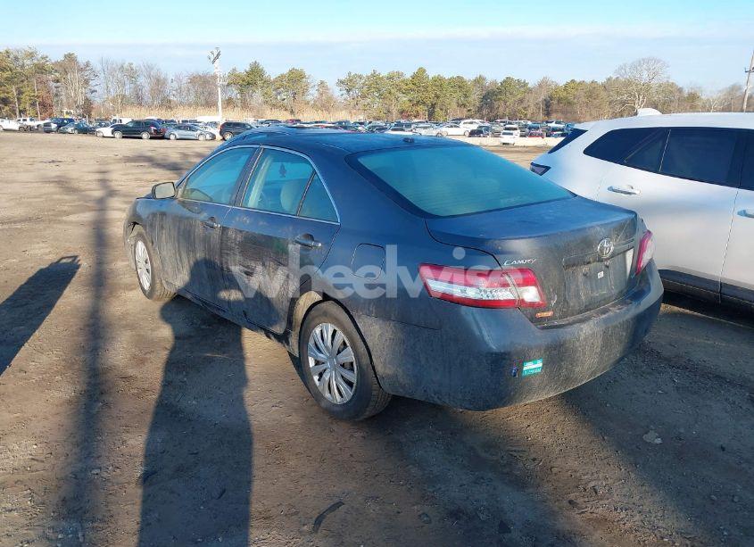 Photo 3 of 2011 Toyota Camry SE/LE/XLE (VIN 4T1BF3EK8BU607435)