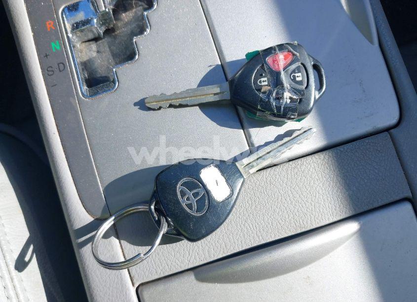 Photo 11 of 2011 Toyota Camry LE (VIN 4T1BF3EK8BU631489)