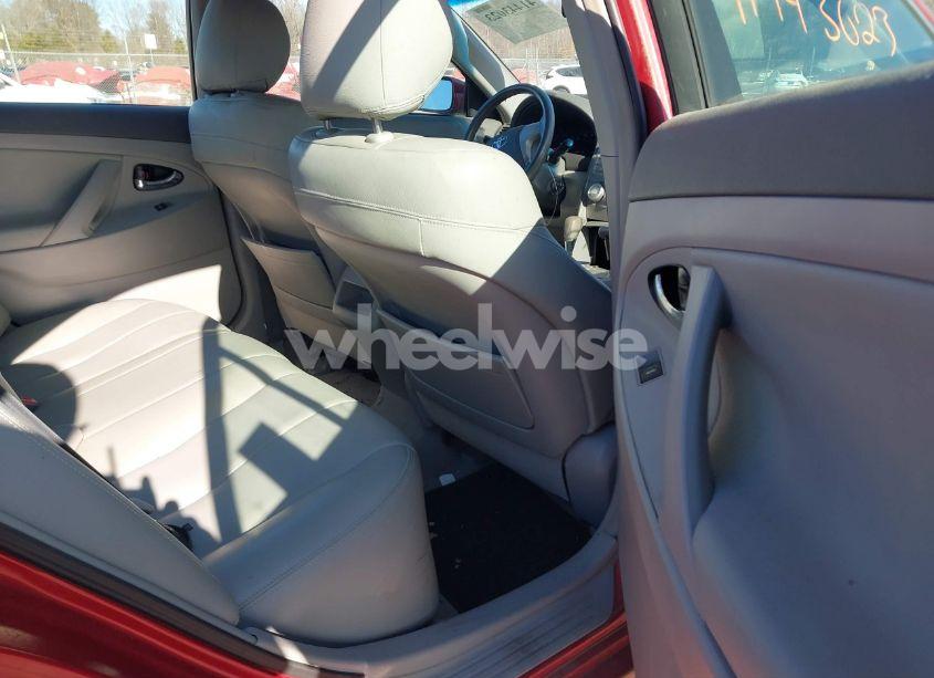 Photo 8 of 2011 Toyota Camry LE (VIN 4T1BF3EK8BU631489)