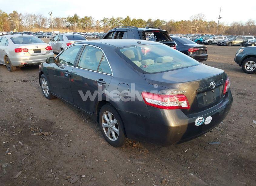 Photo 3 of 2011 Toyota Camry LE (VIN 4T1BF3EK8BU633811)