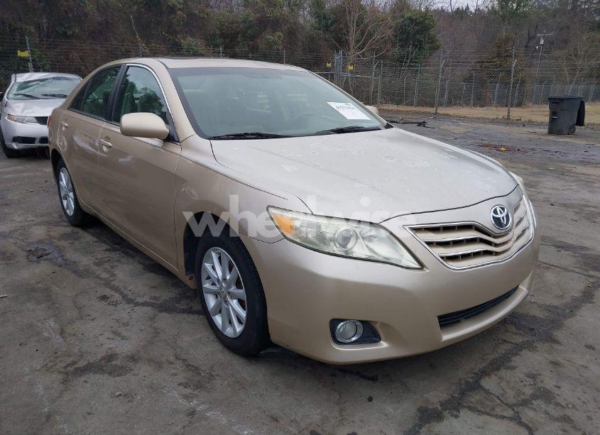 2011 Toyota Camry XLE (VIN 4T1BF3EK8BU634781) main photo