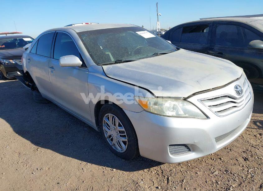 2011 Toyota Camry LE (VIN 4T1BF3EK8BU637910) main photo