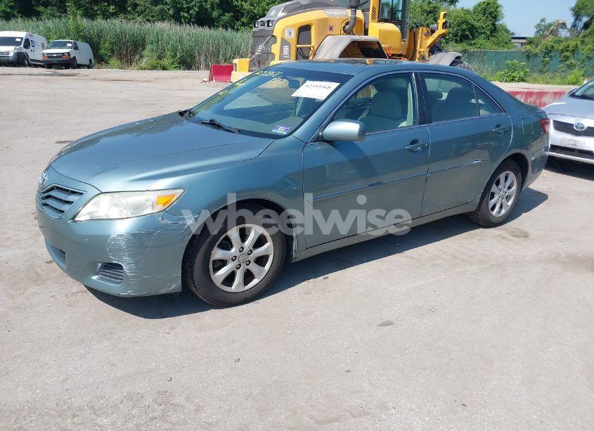 Photo 2 of 2011 Toyota Camry LE (VIN 4T1BF3EK8BU648566)