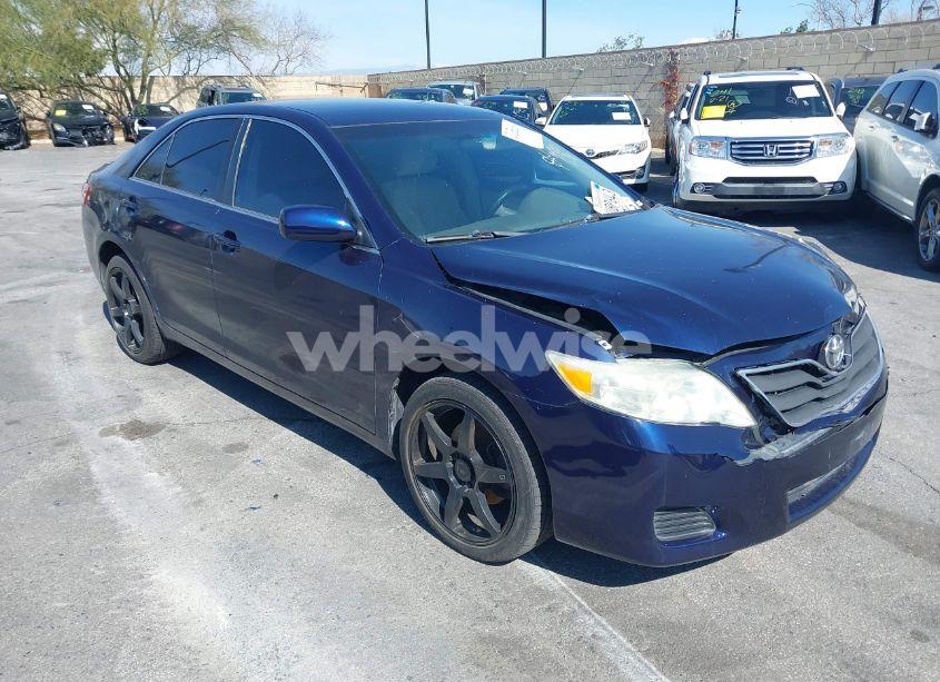 2011 Toyota Camry LE (VIN 4T1BF3EK8BU666470) main photo