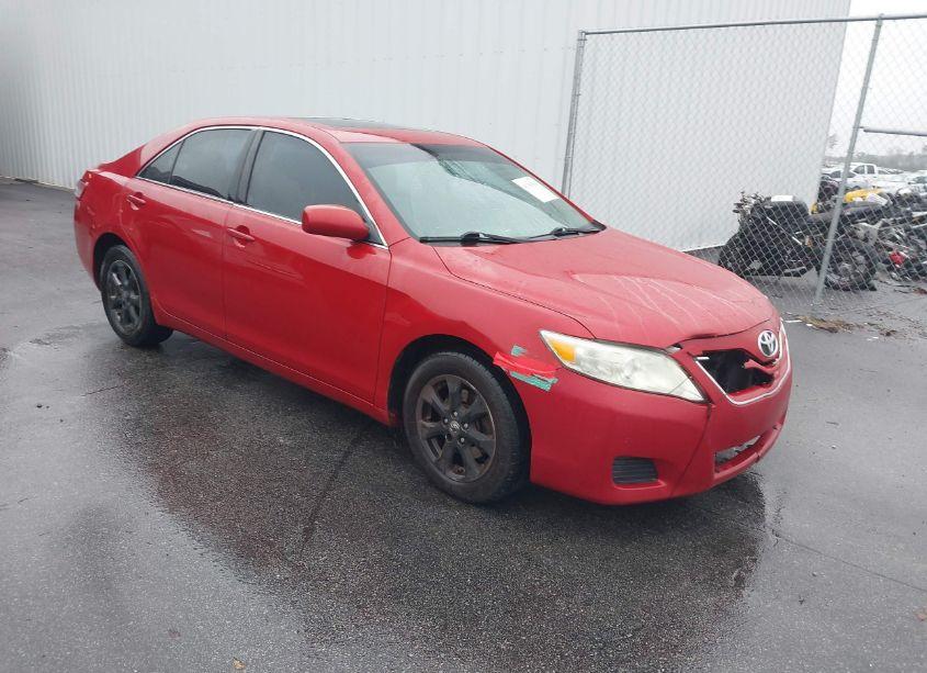 2011 Toyota Camry LE (VIN 4T1BF3EK8BU669496) main photo