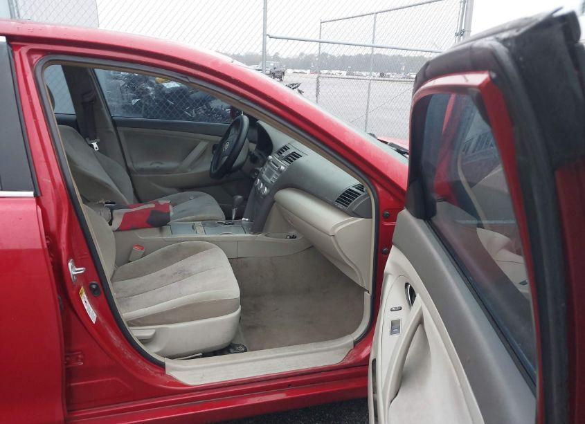 Photo 5 of 2011 Toyota Camry LE (VIN 4T1BF3EK8BU669496)