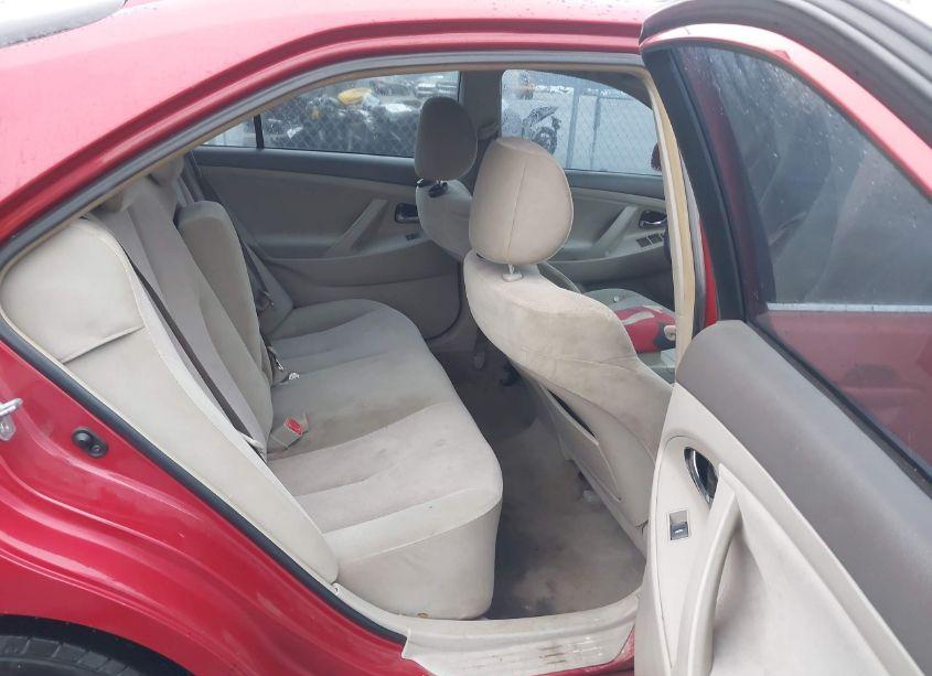 Photo 8 of 2011 Toyota Camry LE (VIN 4T1BF3EK8BU669496)