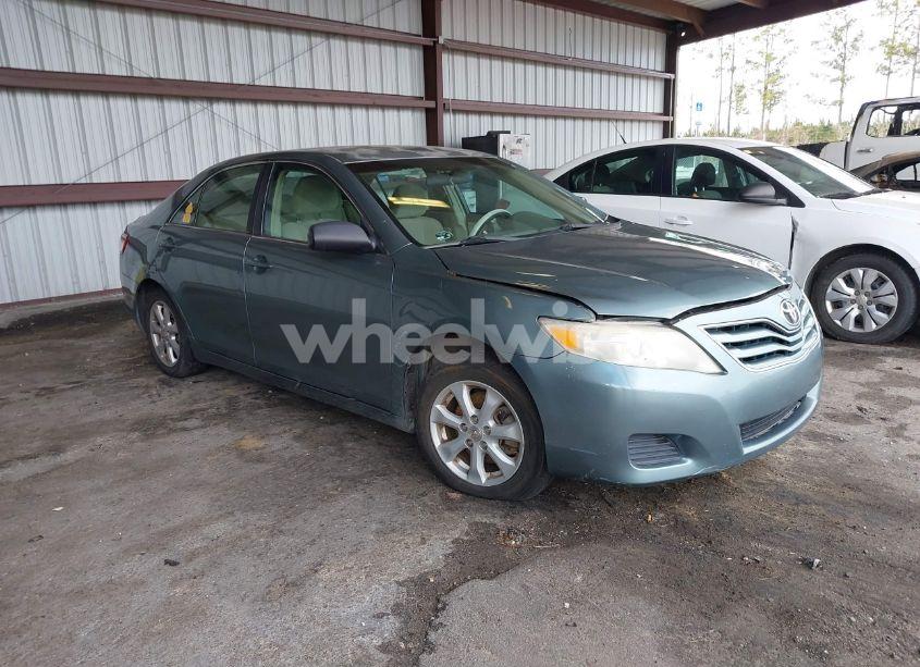 2011 Toyota Camry LE (VIN 4T1BF3EK8BU671457) main photo