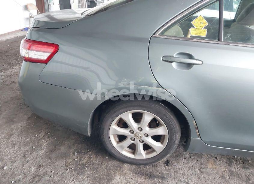 Photo 6 of 2011 Toyota Camry LE (VIN 4T1BF3EK8BU671457)