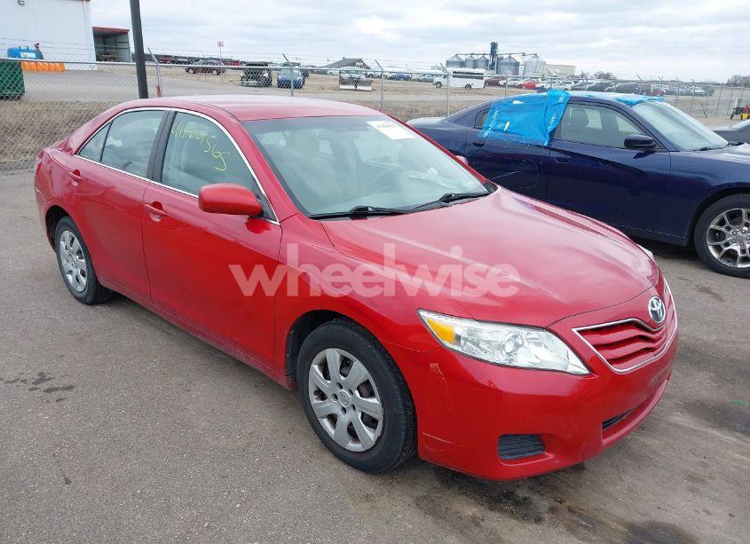 2011 Toyota Camry LE (VIN 4T1BF3EK8BU677078) main photo